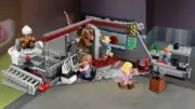 Lego 75932 Jurassic Park Velociraptor Chase (Охота на рапторов в Парке Юрского Периода)