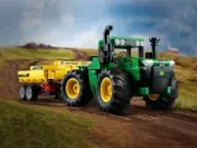 Lego 42136 John Deere 9620R 4WD Tractor